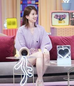 乔欣现场吃瓜,趣味横生瞬间引网友热议 第1张 乔欣现场吃瓜,趣味横生瞬间引网友热议 第1张